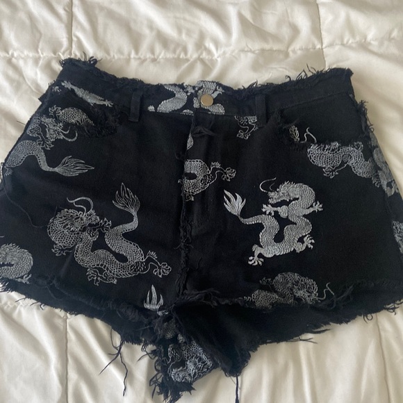 Black large size shorts with dragons on them. - Picture 1 of 5
